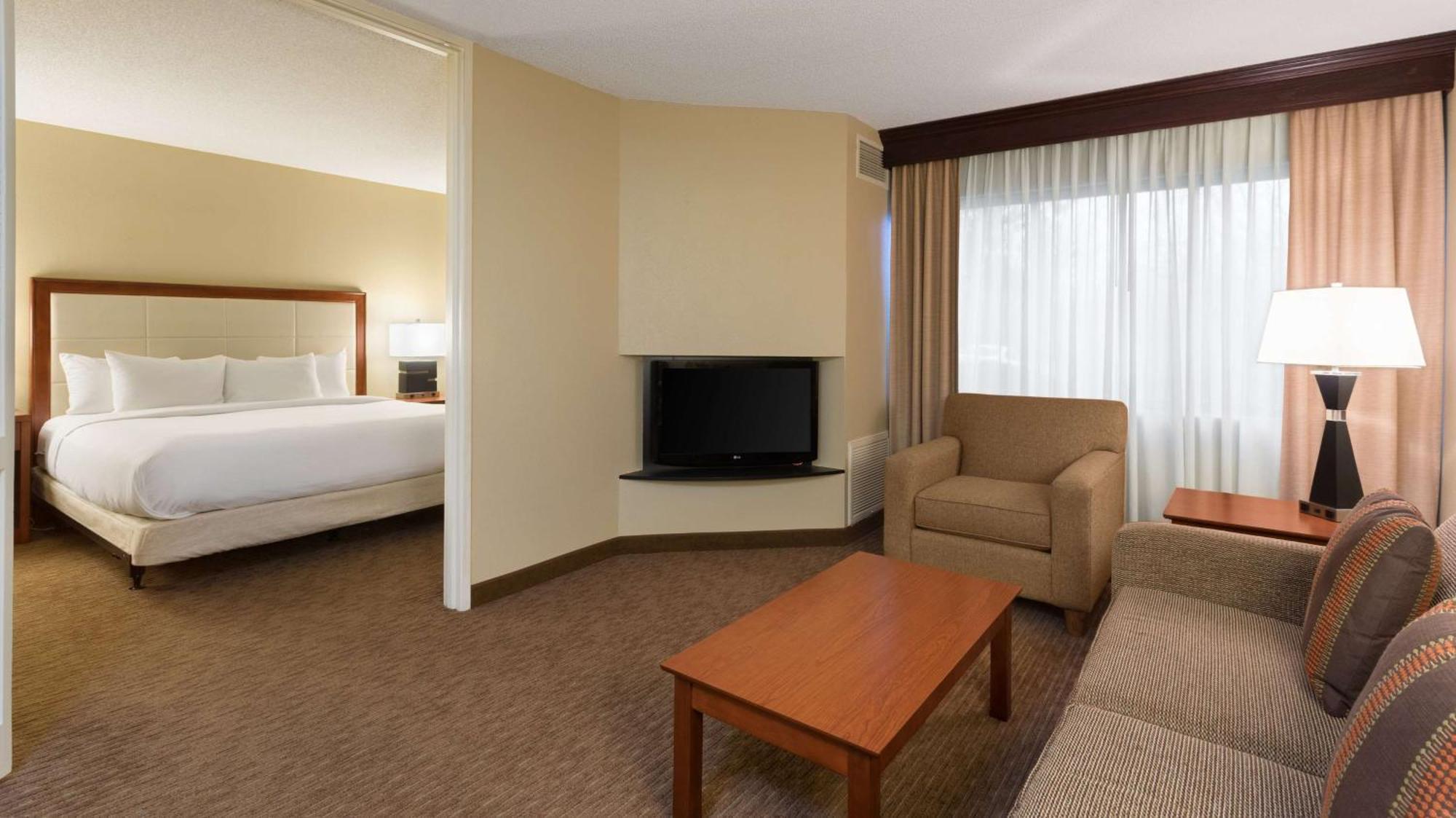 Doubletree Suites By Hilton Hotel Cincinnati - Blue Ash شارونفيل المظهر الخارجي الصورة