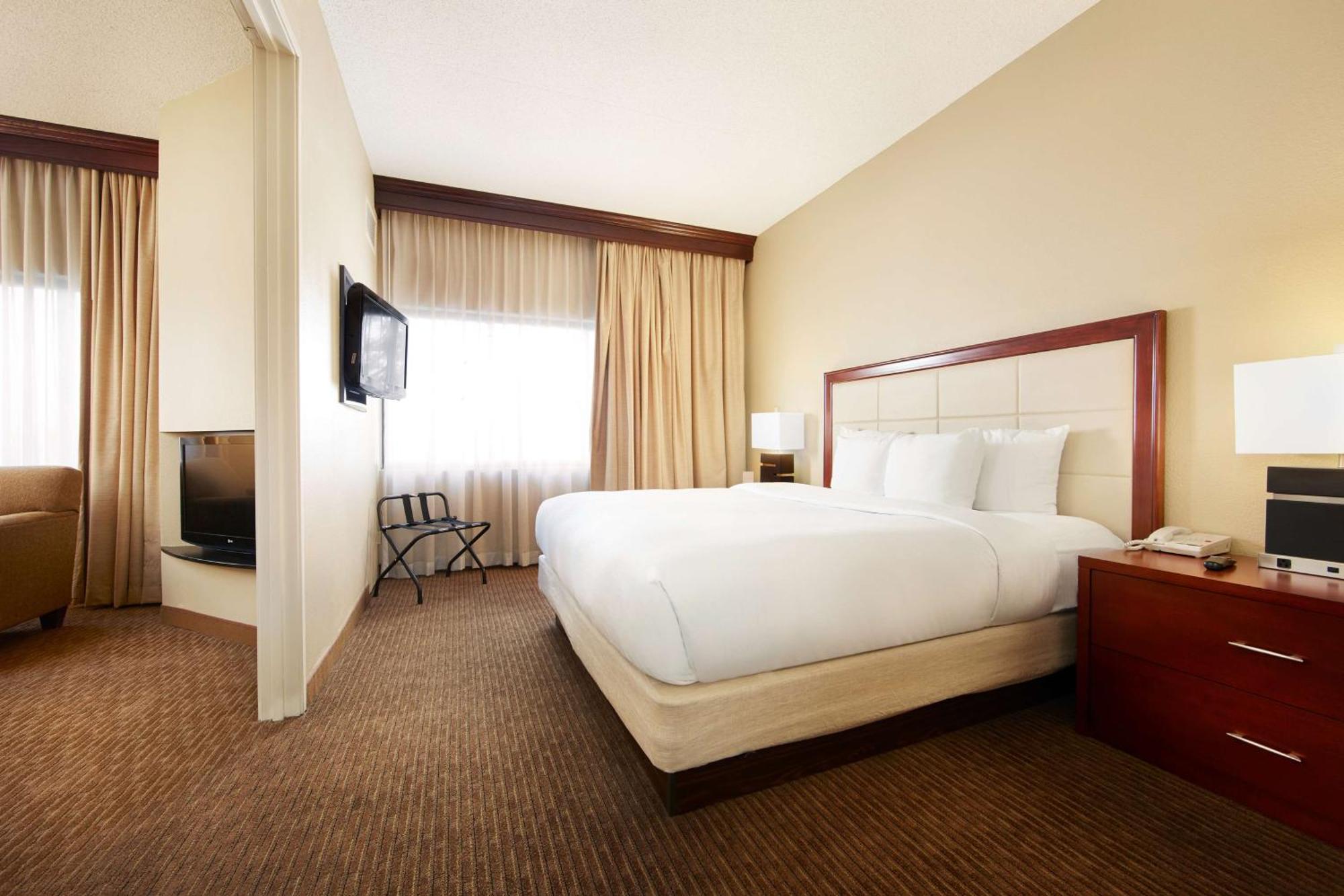 Doubletree Suites By Hilton Hotel Cincinnati - Blue Ash شارونفيل المظهر الخارجي الصورة
